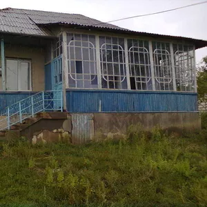 Se vinde casa in raionul ialoveni satul Moleshti