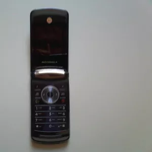 Vand telefon MOTOROLA RAZOR V8 stare EXCELENTA