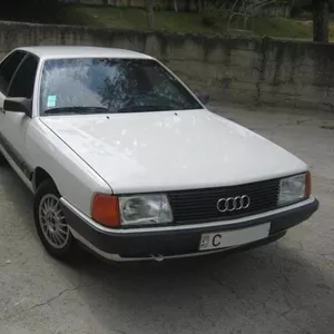 Audi 100 