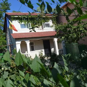 casa de locuit cu 2 nivele in pret de 80 mii de euro, pret se mai discu