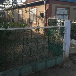 SE VINDE CASA IN ORASUL BASARABIASCA!!!