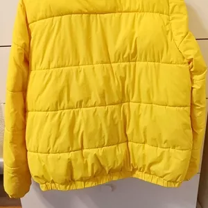 Женская курточка сочного лимонного цвета