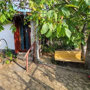 Vilă de 12 ari cu căsuță de vacanță,  foișor,  apeduct și 2 sere